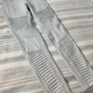 ALO Yoga Moto Bone color leggings
